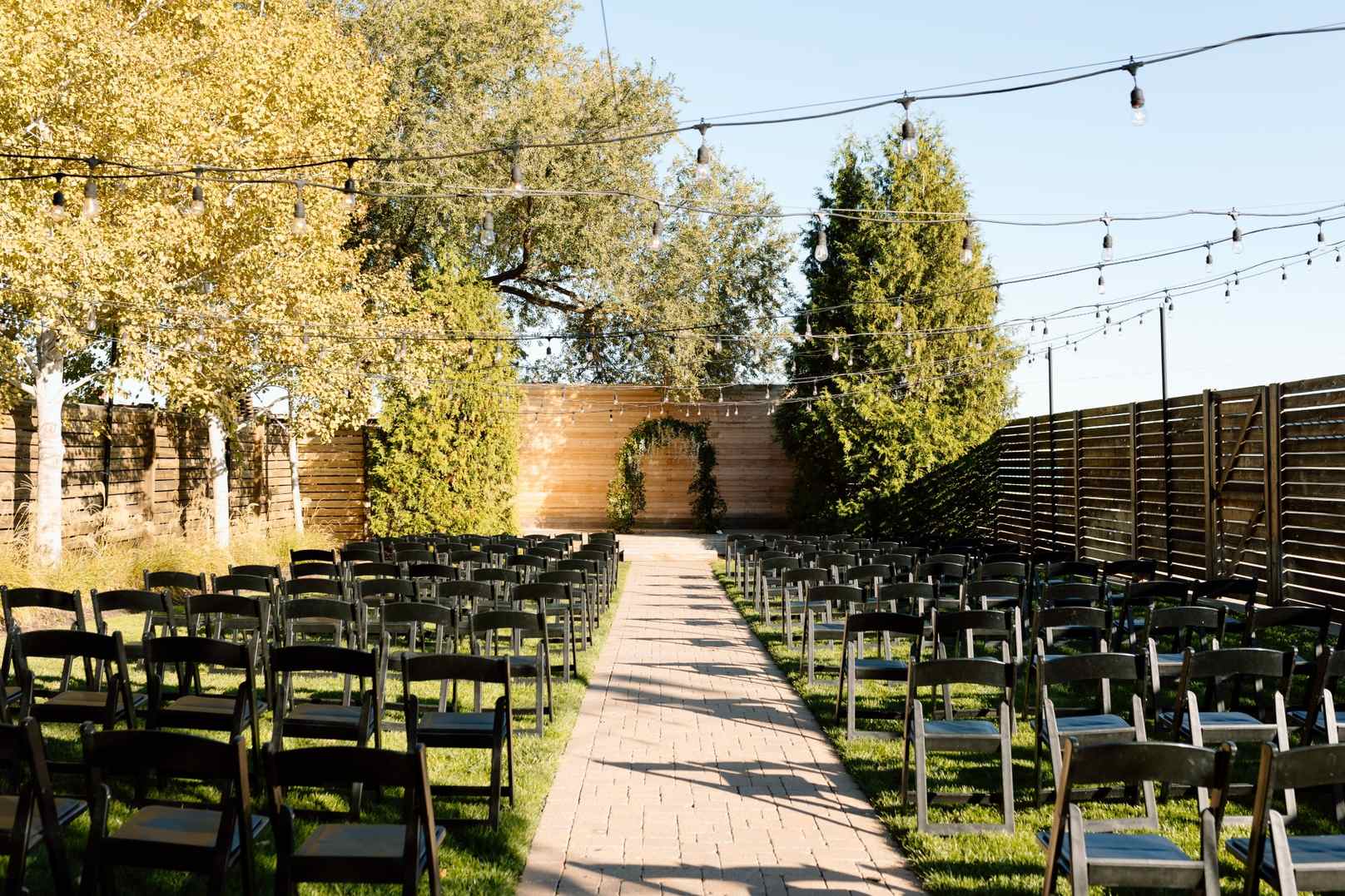 Beautifully designed Nebraska wedding table setting from a local wedding planner