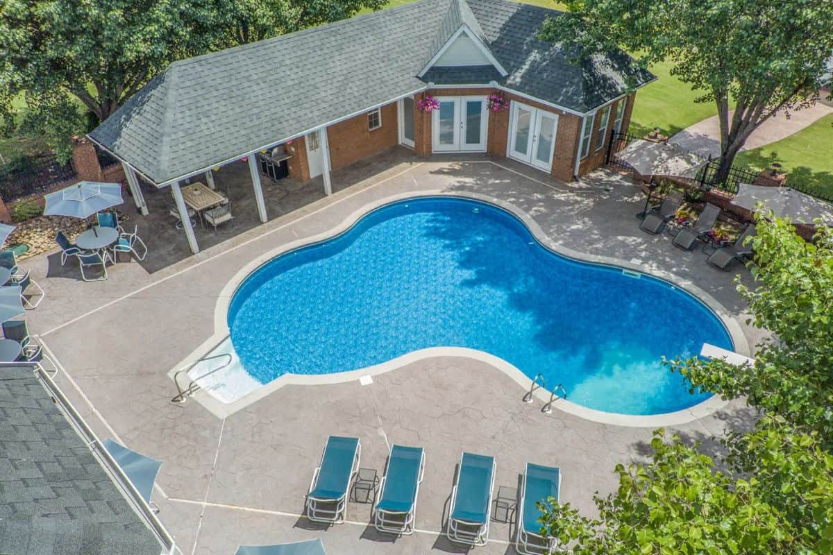 12 Fun Pool Photoshoot Ideas Peerspace