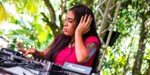 16 Essential Questions to Ask a DJ Before Hiring for Your Event | Peerspace
