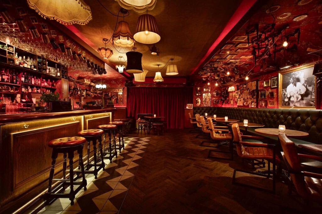 The 12 Strangest Themed Bars in the UK | Peerspace