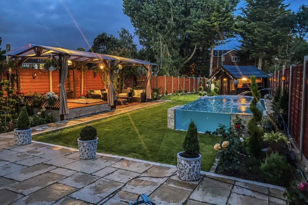 Luxe Glass-Pool House