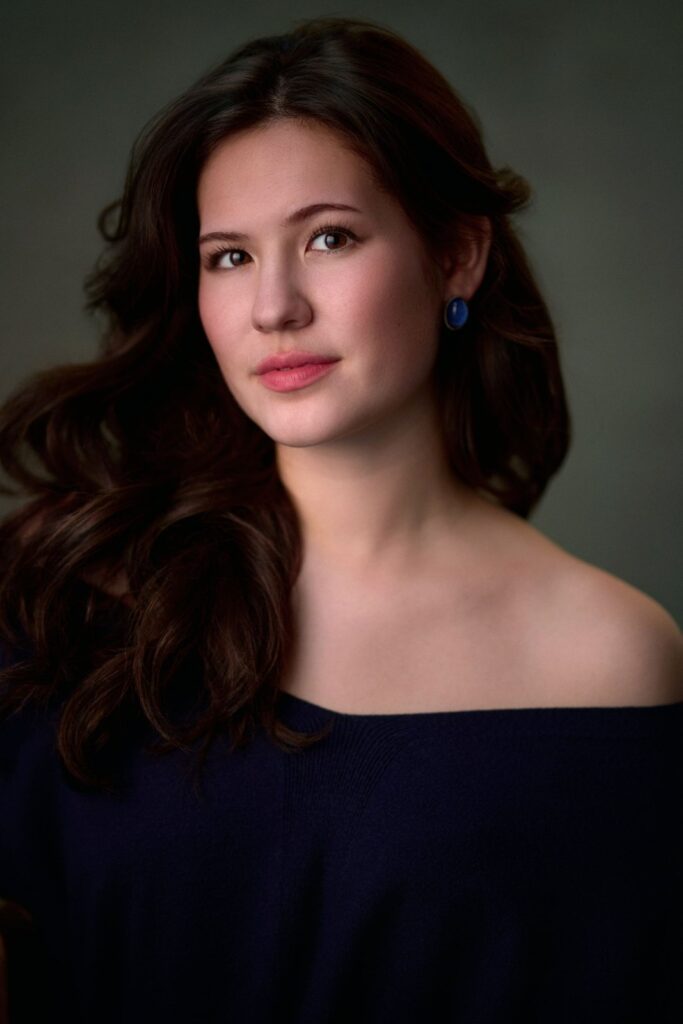 Actor headshot of Emma Dawes by Roj Whitelock