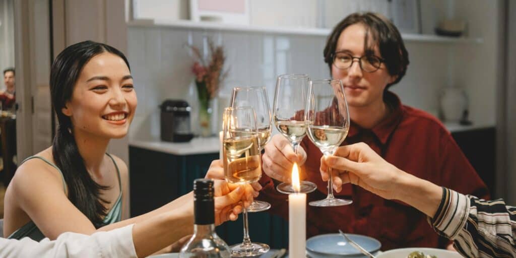 Who to Invite to a Dinner Party | Peerspace