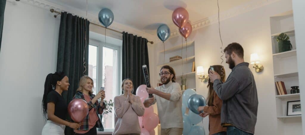How To Do A Gender Reveal: The Ultimate Guide For Stress-Free Parties | Peerspace