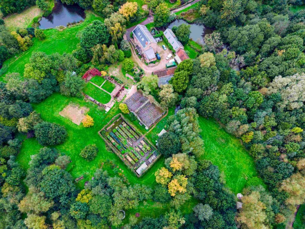 mansion house with grounds