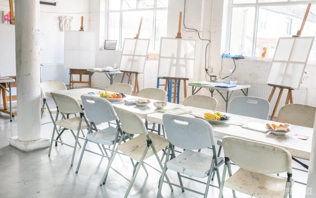 How and Where To Find an Airbnb Art Studio | Peerspace