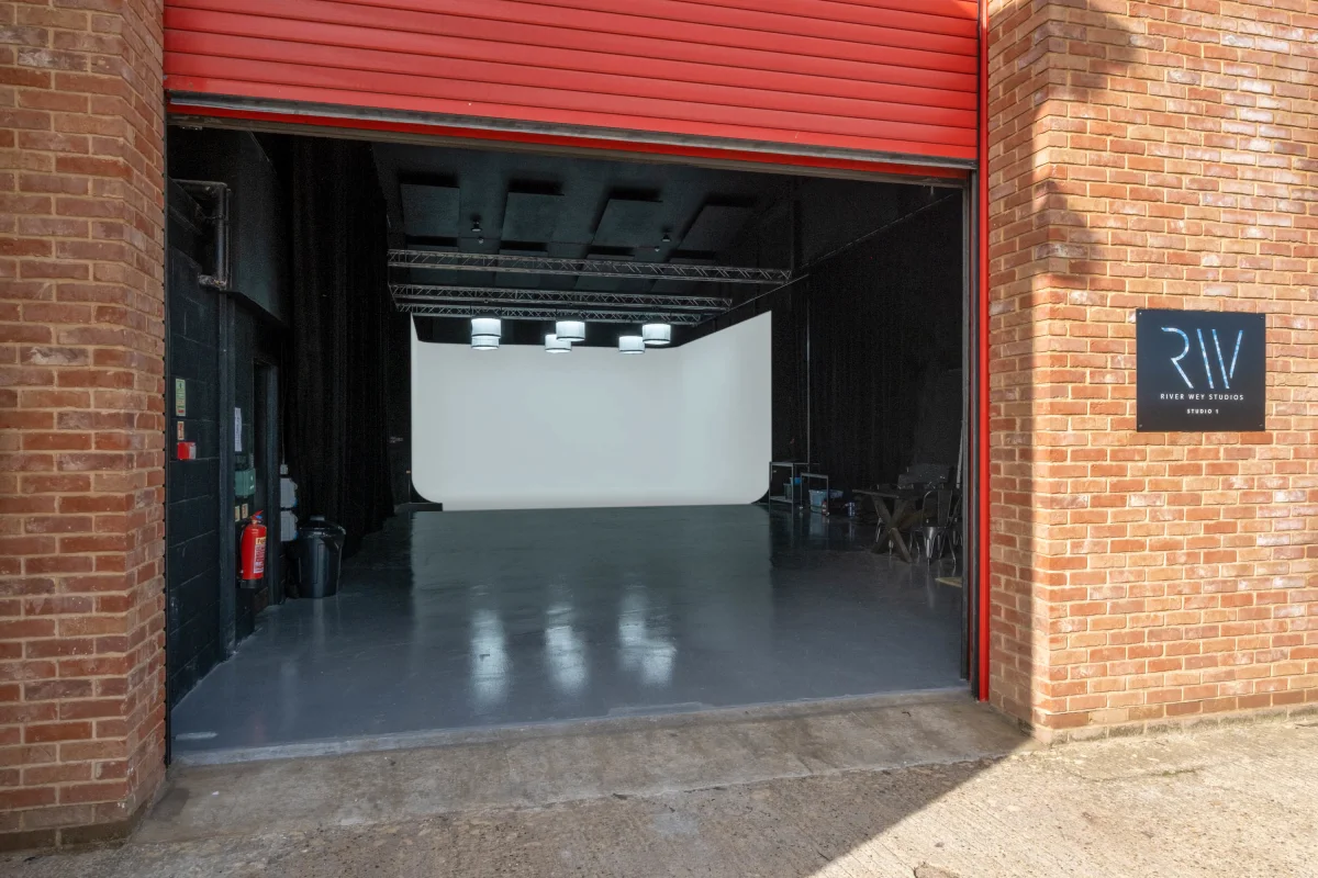 Here’s How & Where To Hire A Garage For A Day | Peerspace