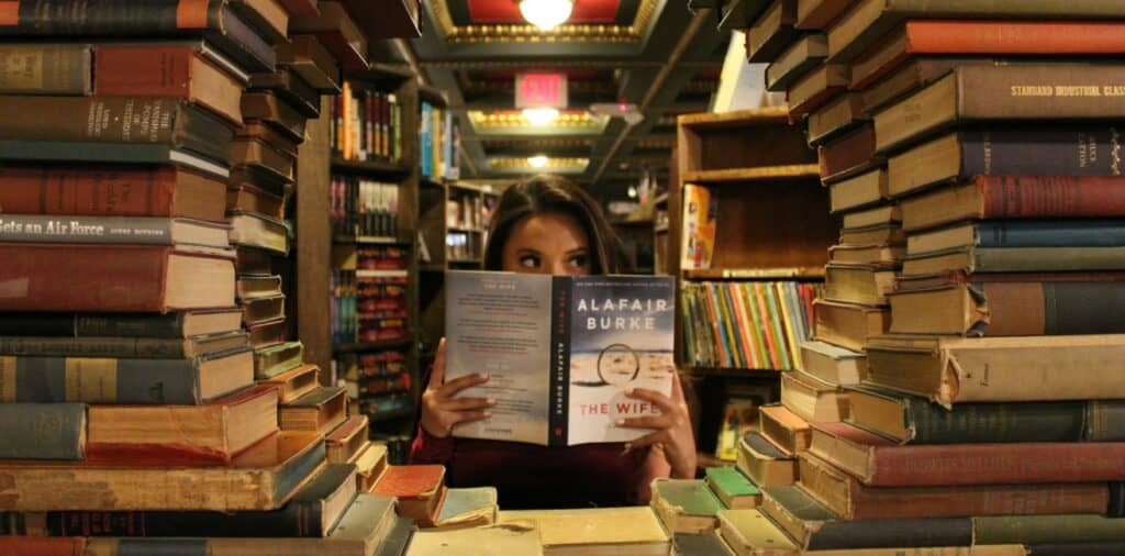 How to Throw a Book Launch Party That Your Readers Won’t Forget | Peerspace