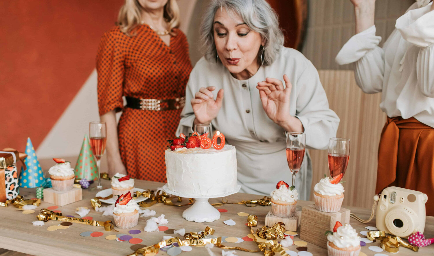 13 Ideas To Make Your 60th Birthday Party Unforgettable | Peerspace