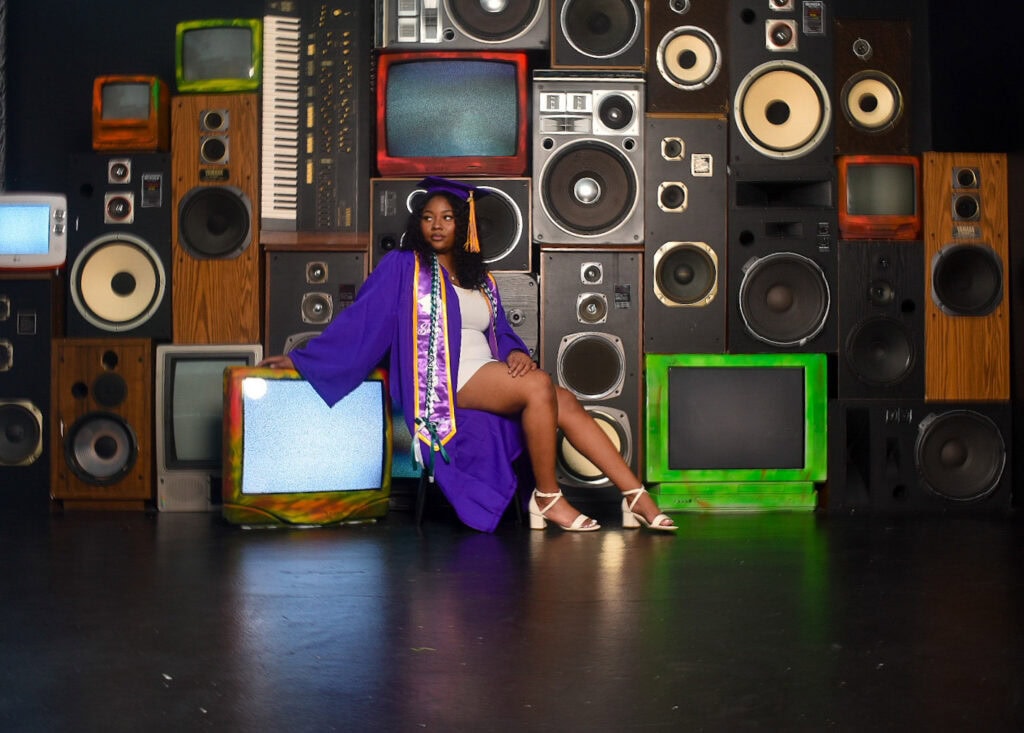 How & Where to Find an Airbnb for a Graduation Party | Peerspace